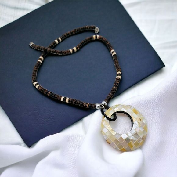 Boho Necklace Mother of Pearl Mosaic Open Circle Pendant Brown Wood Bead Chain - Picture 11 of 11